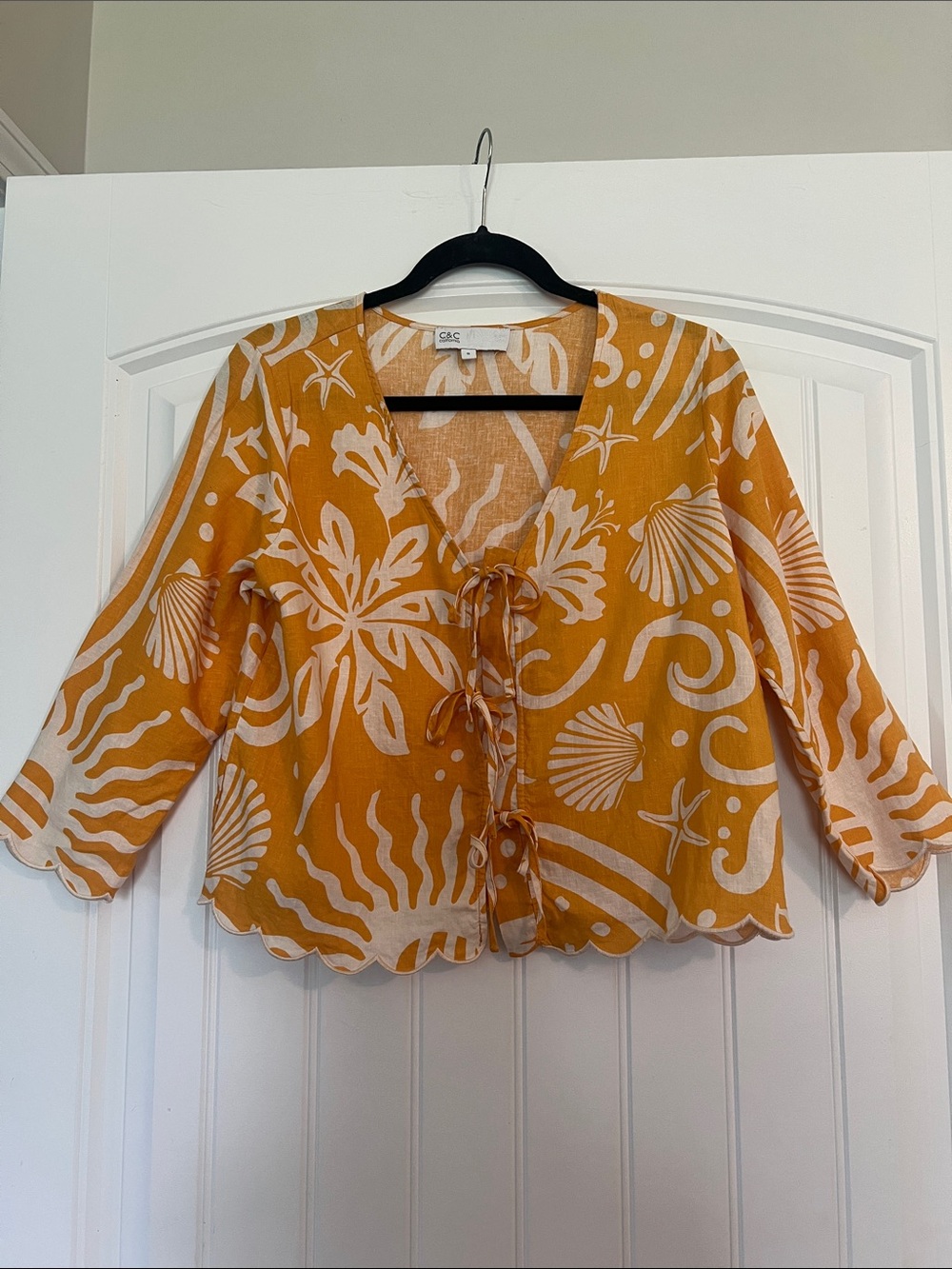C&C California Tie-Front
Linen Blend Top